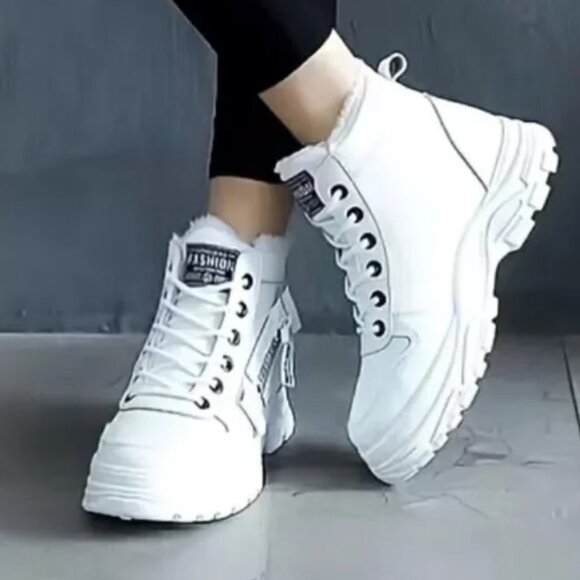 White Vegan Leather Faux Fur Lined Evolutions High-Top Sneakers 7.5 - Picture 2 of 13